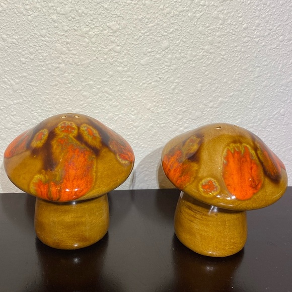 Vintage 60’s Groovy Glazed Mushroom Salt & Pepper Shaker Set, Art Deco , MCM - Picture 3 of 7